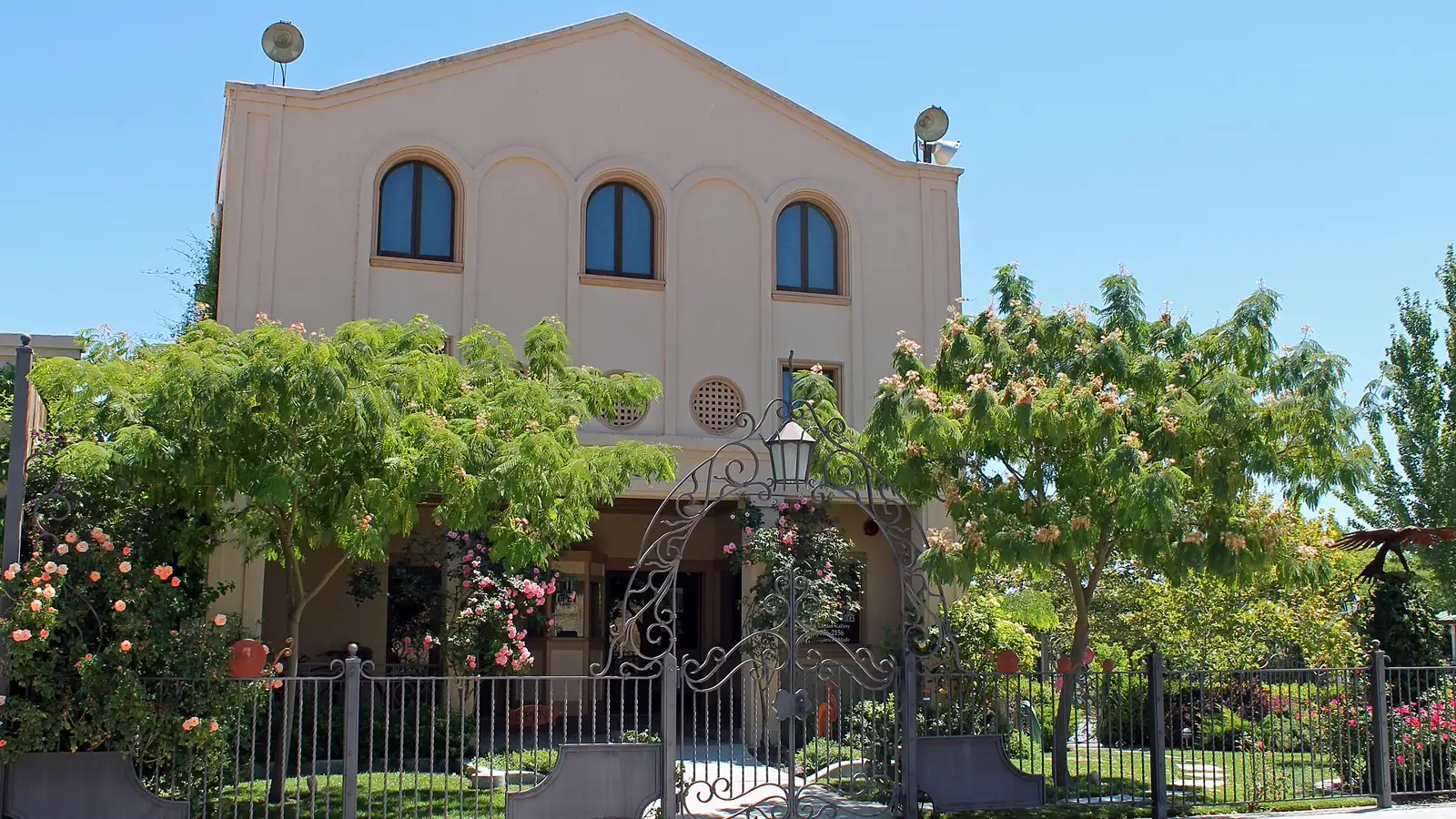 Historic building in the Old Town Elk Grove district